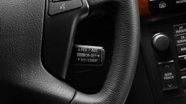 Toyota Avensis 2006 - sterowanie w kierownicy