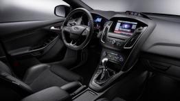 Ford Focus III RS (2016) - widok ogólny wnętrza z przodu