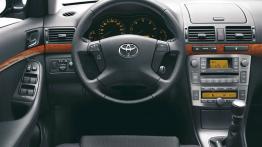 Toyota Avensis 2006 - kokpit