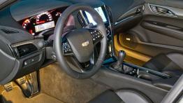 Cadillac ATS-V Sedan (2016) - pełny panel przedni