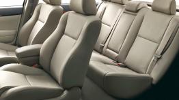 Toyota Avensis 2006 - widok ogólny wnętrza