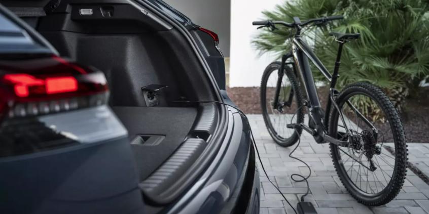 Audi Q4 e-tron po liftingu zaskakuje. Z zewnątrz prawie bez zmian, ale wnętrze to nowy świat