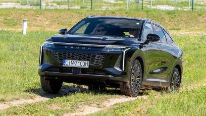 Koszty eksploatacji hybryd plug-in 2026. Omoda 9 Super Hybrid vs Volvo XC60 T8
