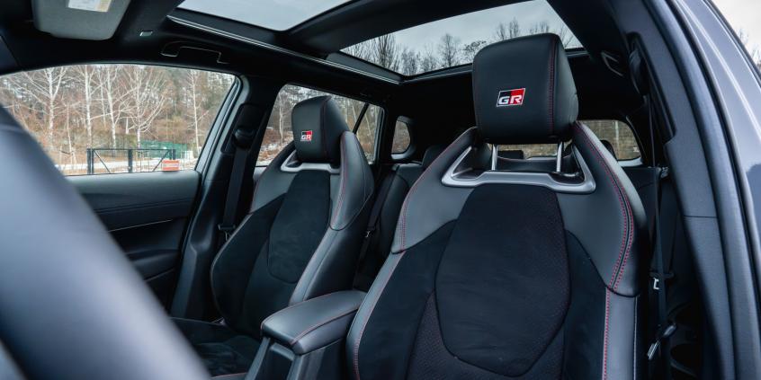 Toyota Corolla Cross 2.0 Hybrid FWD to wybór z rozsądku, ale nie w wersji GR SPORT