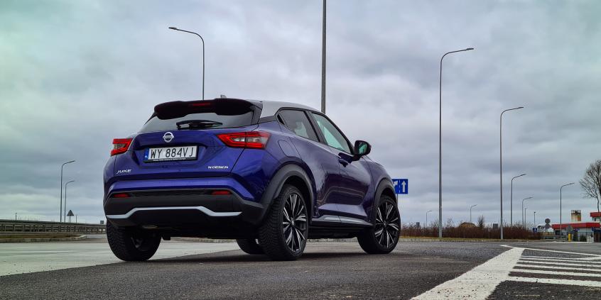 NISSAN JUKE – OD DZIWAKA DO BESTSELLERA. HISTORIA, WADY I ZALETY PO 15 LATACH OD PREMIERY!