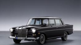 Mercedes W110 2.3 105KM 77kW 1965-1966