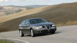 Alfa Romeo 166 - widok z przodu