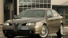 Alfa Romeo 166 - widok z przodu