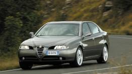 Alfa Romeo 166 - widok z przodu