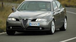 Alfa Romeo 166 - widok z przodu