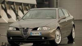 Alfa Romeo 166 - widok z przodu