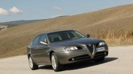 Alfa Romeo 166 - widok z przodu