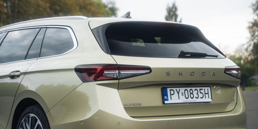 Skoda Superb Combi L&amp;K PHEV - czasy się zmieniają i hybrydy też