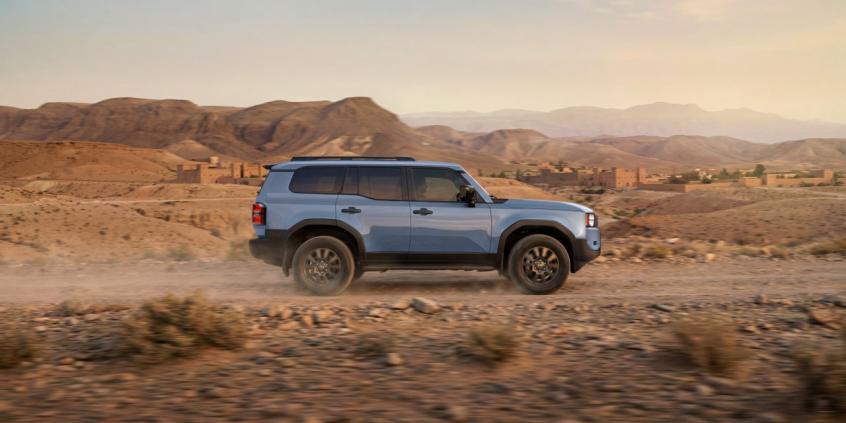 Toyota Land Cruiser 250 (2026): Dwie nowe wersje wjeżdżają do Polski. Czym się różnią?