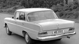 Mercedes W110 2.3 120KM 88kW 1966-1968