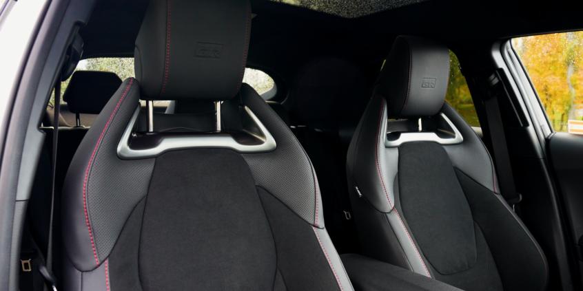 Toyota C-HR PHEV GR SPORT to przykład auta, które kupujemy oczami. Mnie kupiła czymś jeszcze