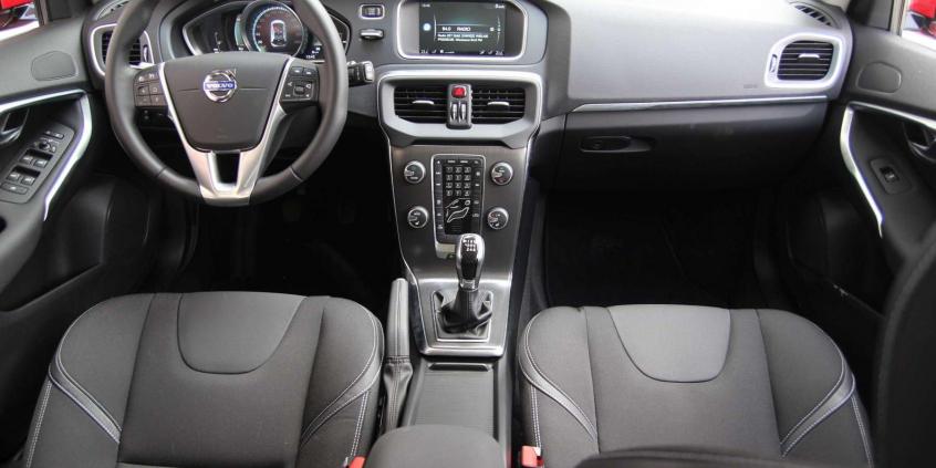 Volvo V40 T3 Momentum - zmiana warty