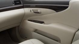 Lexus LS 2007 - drzwi pasażera od wewnątrz