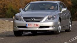 Lexus LS 2007 - widok z przodu