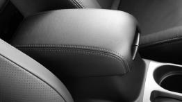 Citroen C-Crosser 2007 - podłokietnik przedni