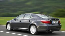 Lexus LS 2007 - lewy bok