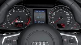 Audi RS6 2007 - deska rozdzielcza