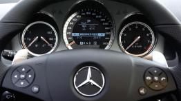 Mercedes Klasa C AMG 2007 - deska rozdzielcza