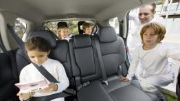 Citroen C-Crosser 2007 - widok ogólny wnętrza z przodu