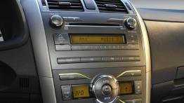 Toyota Corolla Sedan 2007 - konsola środkowa