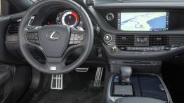 Lexus LS 500 F Sport (2017)