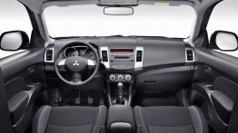 Mitsubishi Outlander 2007 - pełny panel przedni
