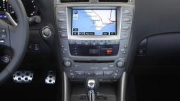Lexus IS 2007 - konsola środkowa