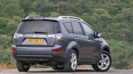Mitsubishi Outlander 2007 - widok z tyłu