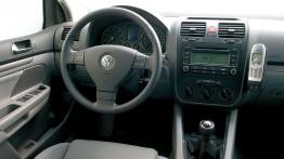 Volkswagen Golf V 2007 - kokpit