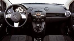 Mazda 2 3Dr. 2007 - pełny panel przedni