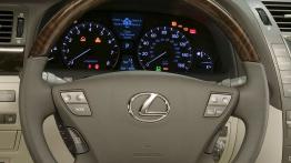 Lexus LS 2007 - deska rozdzielcza