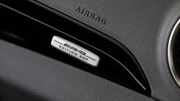 Mercedes C63 AMG Edition 507 - deska rozdzielcza