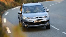 Citroen C-Crosser 2007 - przód - reflektory wyłączone