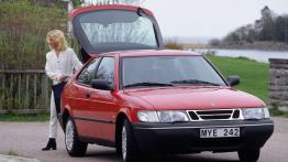 Saab 900 1997 - widok z przodu