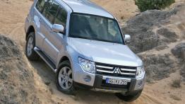 Mitsubishi Pajero 2007 - widok z przodu