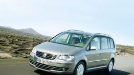 Volkswagen Touran 2007 - widok z przodu
