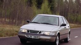 Saab 900 1997 - widok z przodu