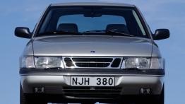 Saab 900 1997 - widok z przodu
