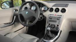Peugeot 308 5d 2007 - kokpit