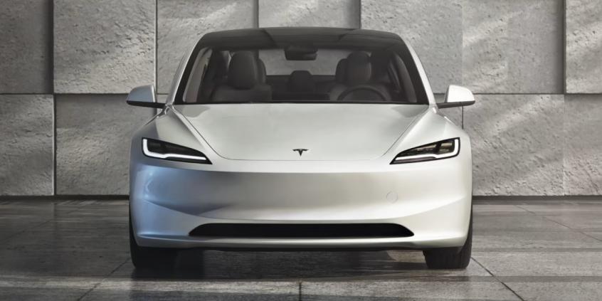 Tesla Model Y Long Range RWD zachwyca zużyciem. Na samochód poczekasz do 2027 r.