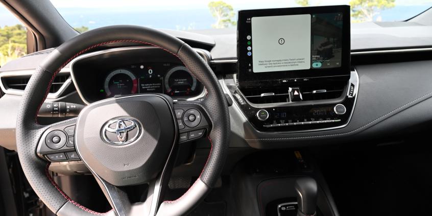 Test: Toyota Corolla TS Kombi GR SPORT 2.0 Hybrid oferuje coś, co spotykamy w autach coraz rzadziej... Normalność