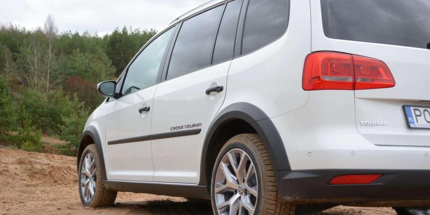 Volkswagen Cross Touran - z rodziną za miasto
