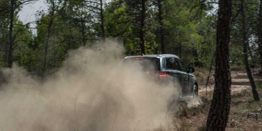 Mitsubishi Outlander PHEV (MY16) - dialog z klientem