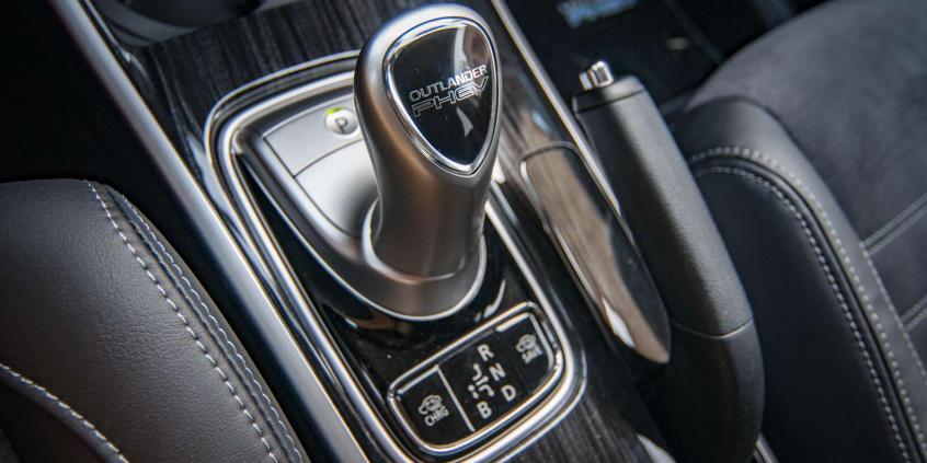 Mitsubishi Outlander PHEV (MY16) - dialog z klientem