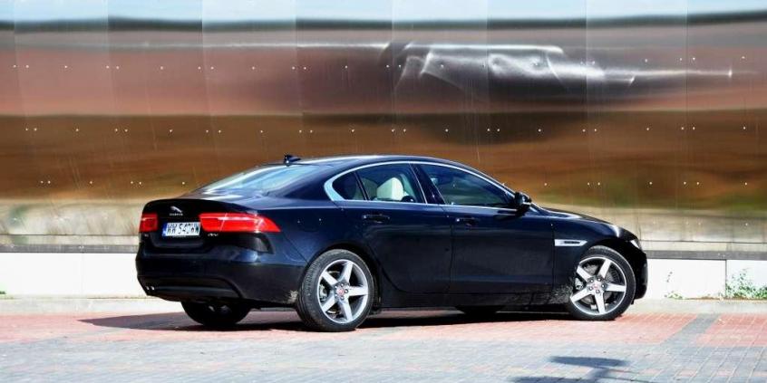 Jaguar XE 2.0d Prestige - Rademenes